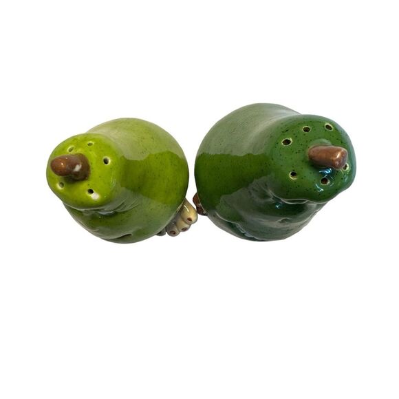 Anthropomorphic Green Pear Face Feet Salt Pepper Shakers - Picture 4 of 8